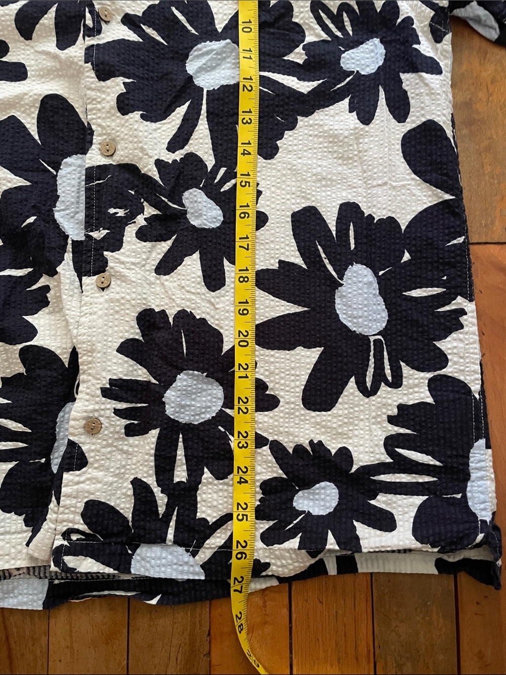 Folk Clothing Large Daisy Print cotton button up- Large - Picture 8 of 8